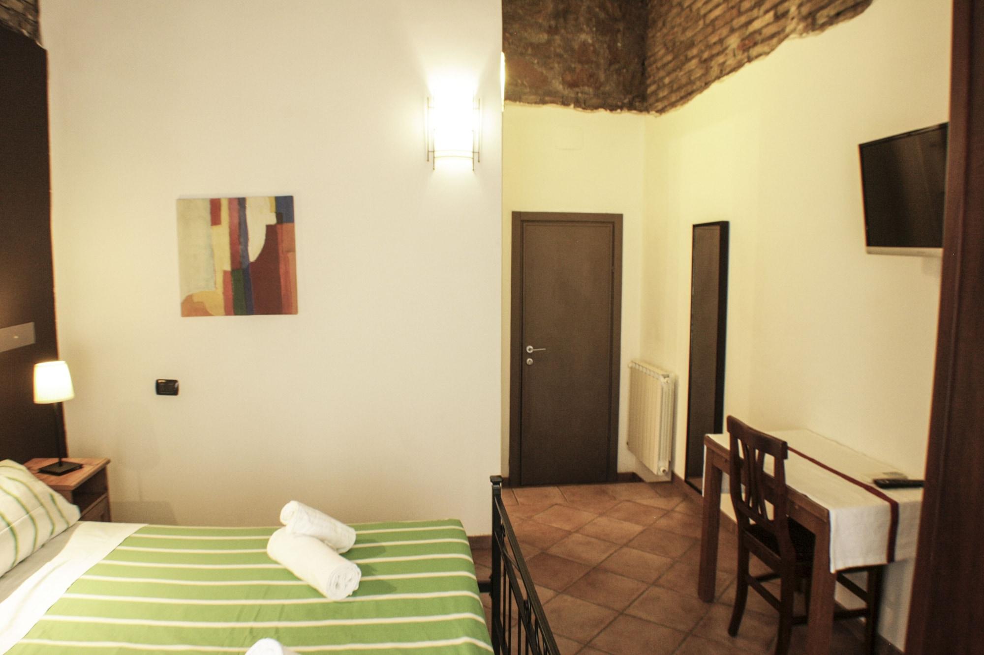 Sixtythree Bed & Breakfast 2*