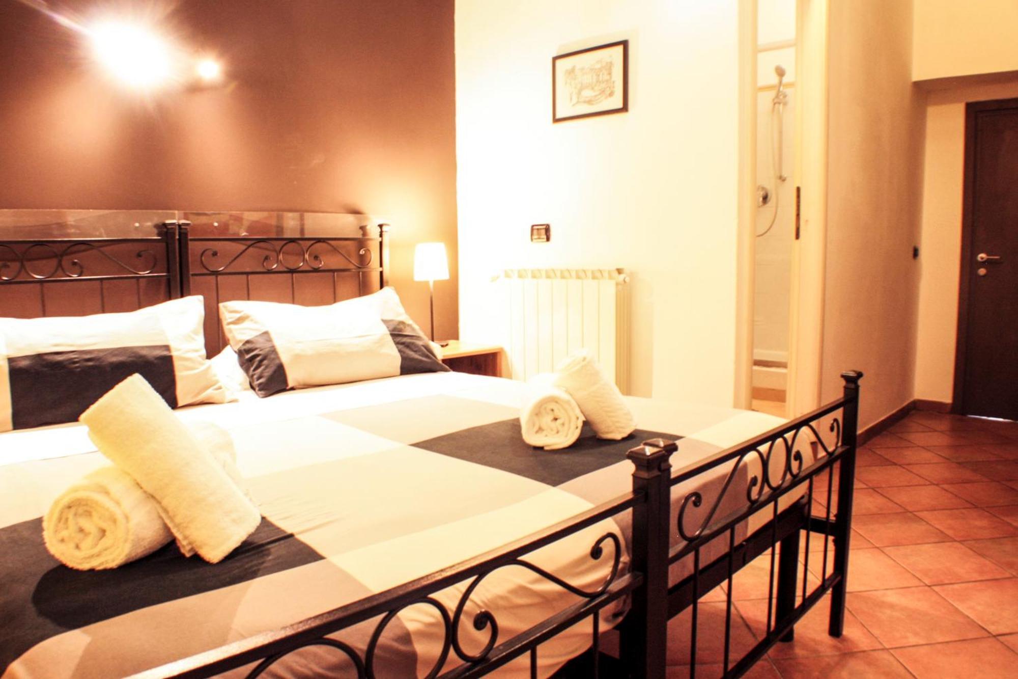 Sixtythree Bed & Breakfast 2*